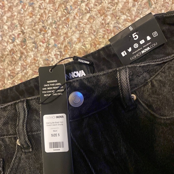 Brand new black denim shorts - Picture 3 of 3